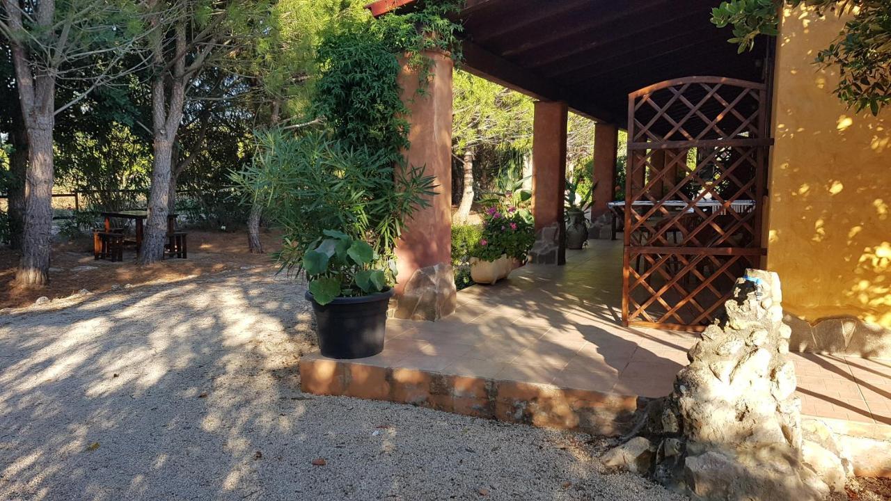 Agriturismo La Barca In Secca Olmedo Bagian luar foto