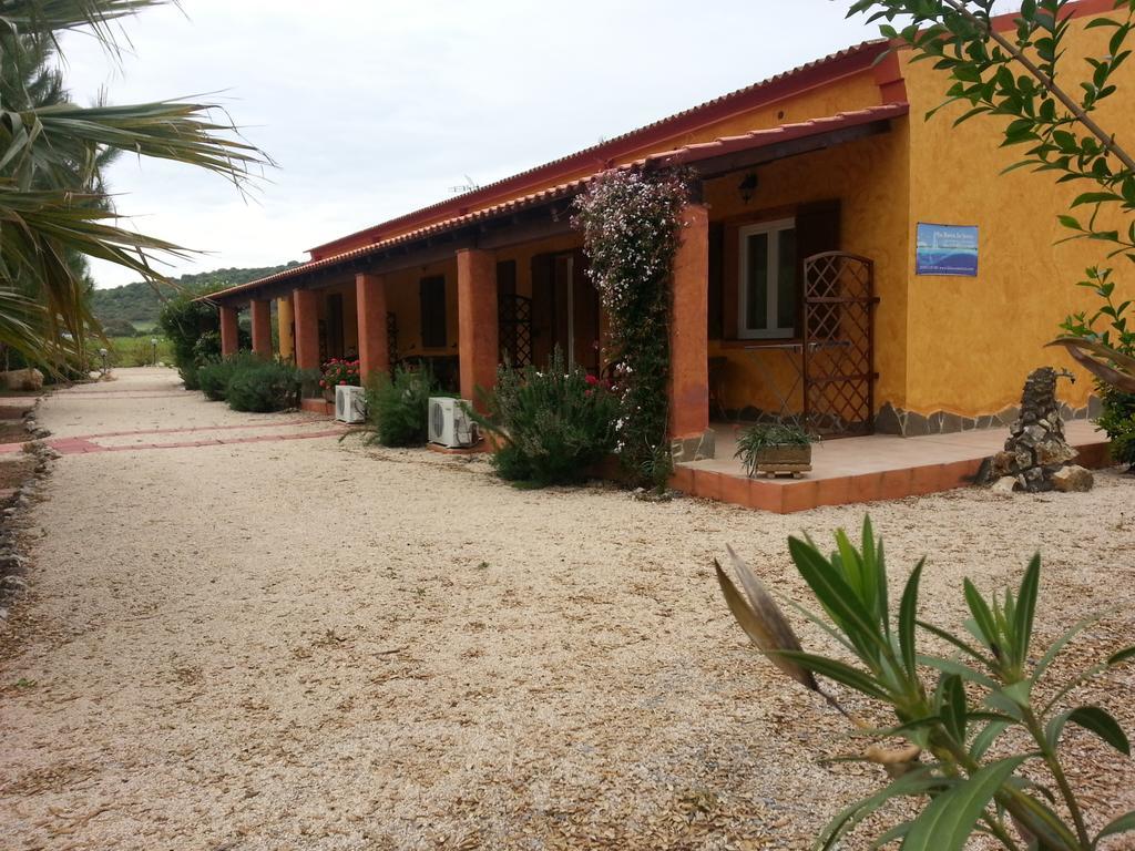 Agriturismo La Barca In Secca Olmedo Bagian luar foto