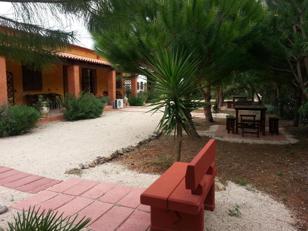 Agriturismo La Barca In Secca Olmedo Bagian luar foto