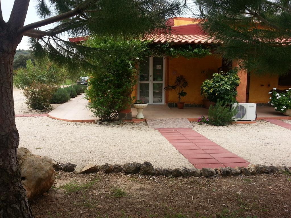 Agriturismo La Barca In Secca Olmedo Bagian luar foto