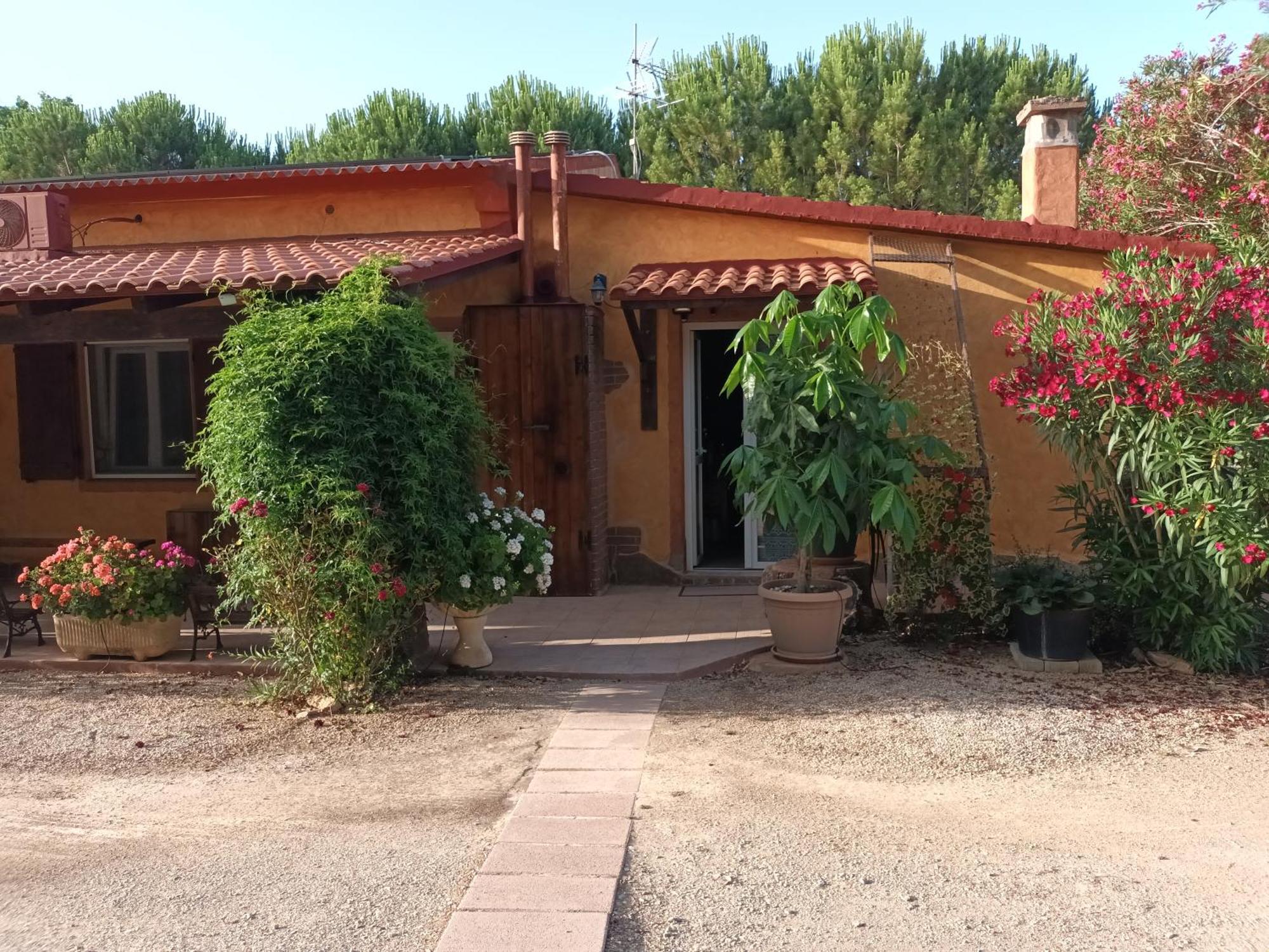 Agriturismo La Barca In Secca Olmedo Bagian luar foto