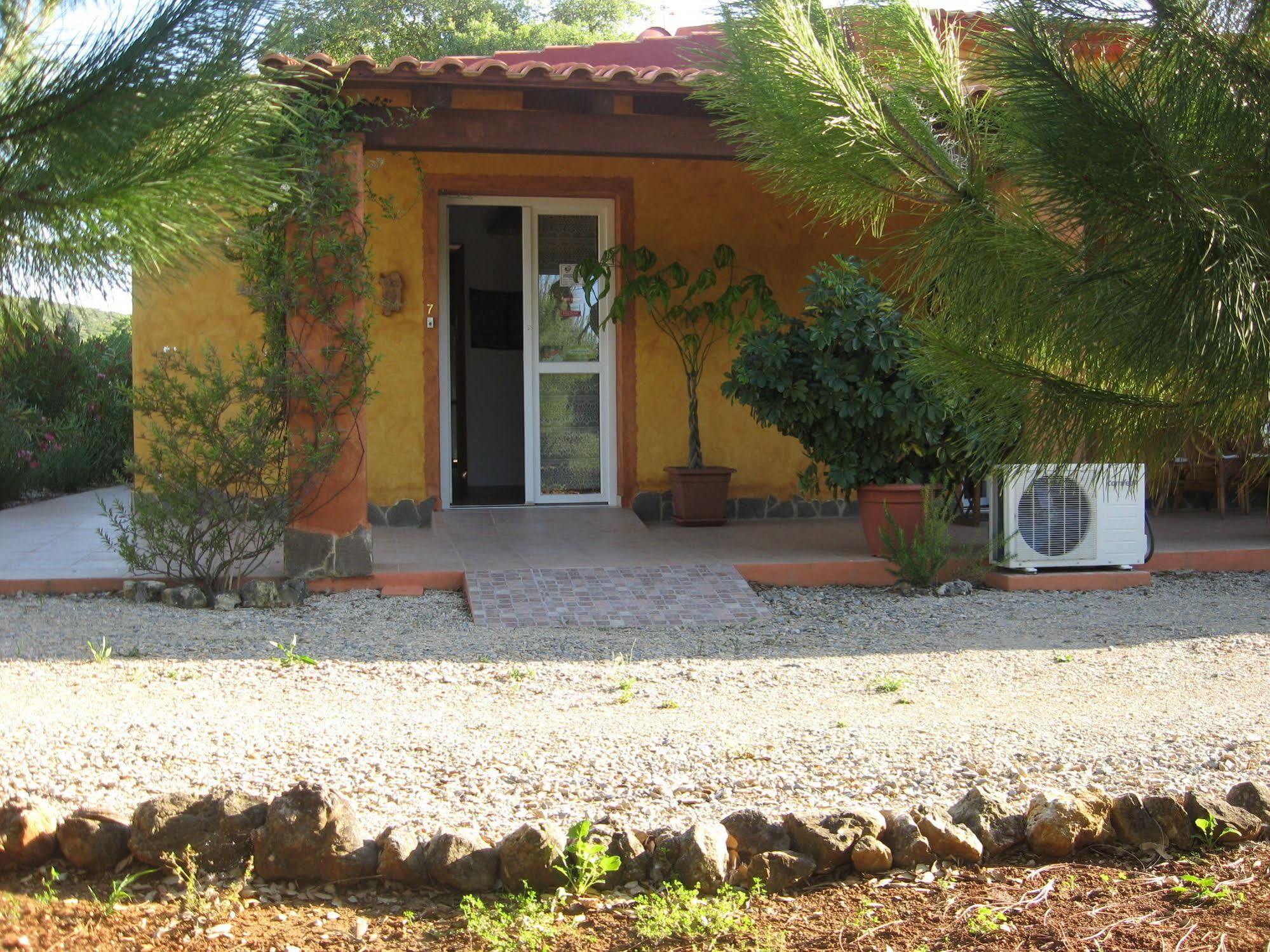 Agriturismo La Barca In Secca Olmedo Bagian luar foto
