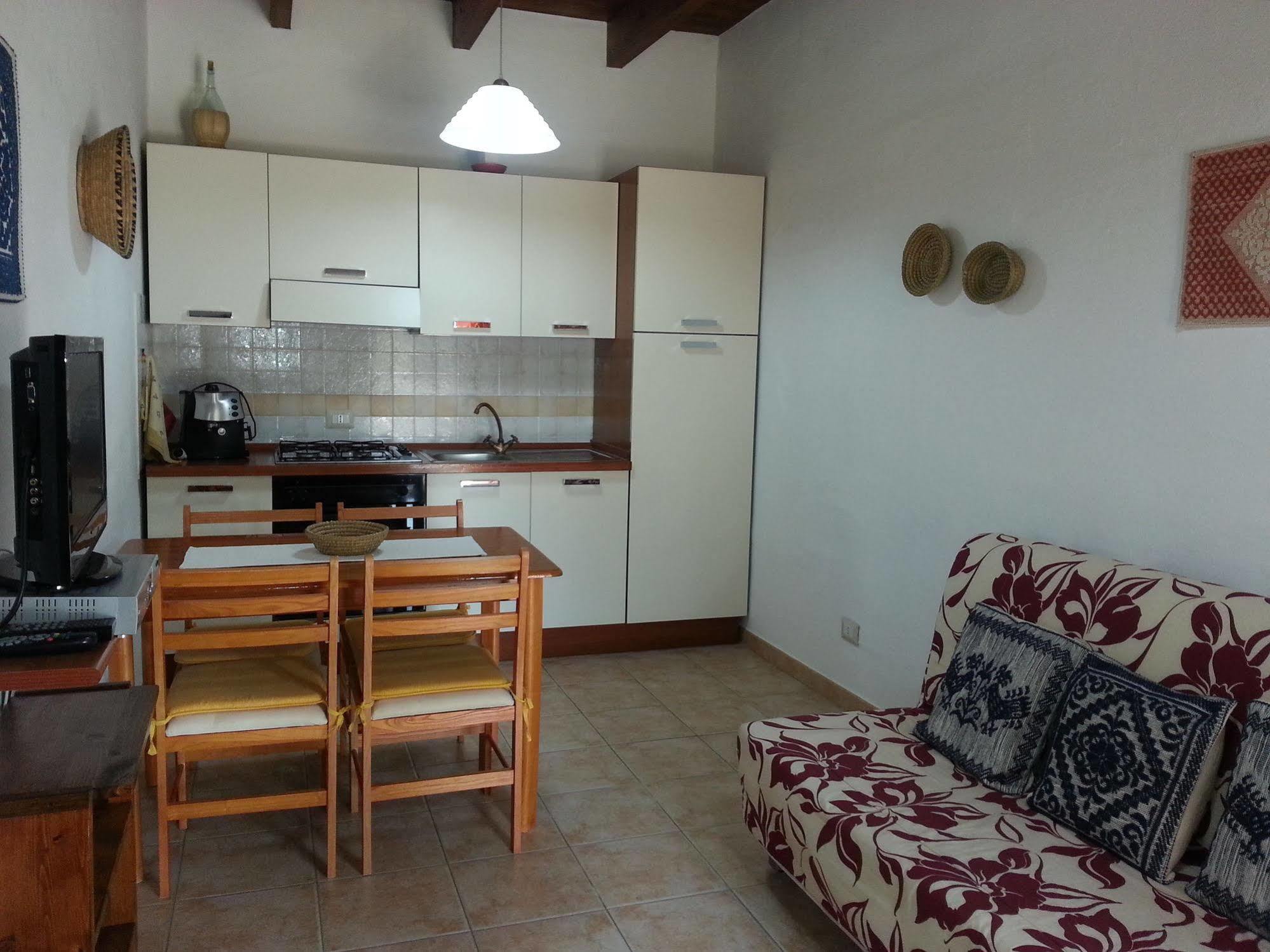 Agriturismo La Barca In Secca Olmedo Bagian luar foto